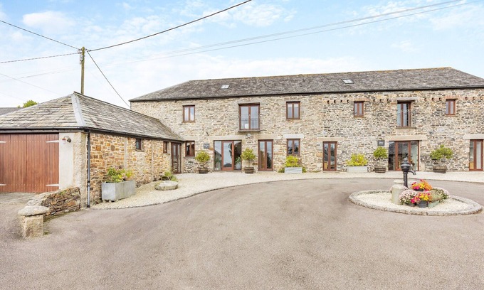 Tresmeer Cottage | 6 bedroom accommodation in Tresmeer, near Launceston