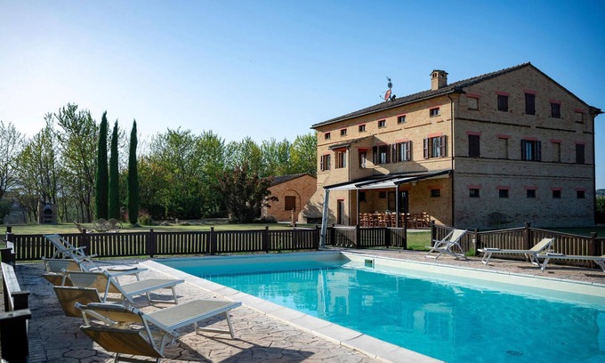 Chiesanuova House | 6 bedroom beautiful home in Treia