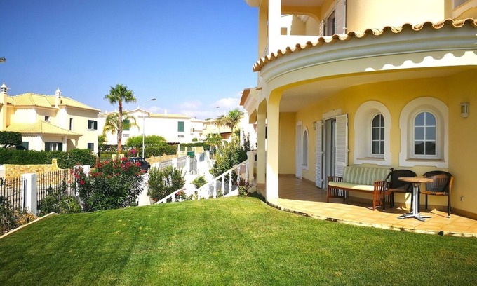 Olhos D'Agua Villa | 6 Bedroom Private Villa with heated pool, garden and close to the beach