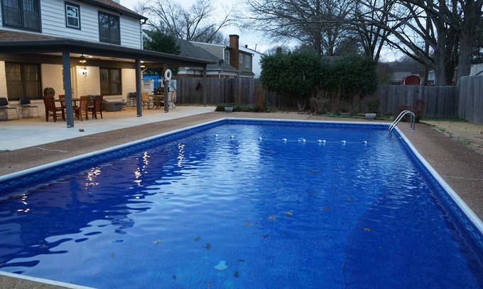 Ellendale House | 6-Bedroom Vacation Home near Memphis Airport,- close to everything