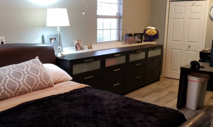 Lawndale House | 6 bedrooms, 3 full bathrooms. 10 minutes to State Farm, Rivian, and ISU.
