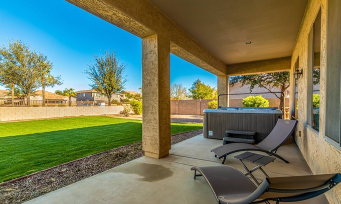 Queen Creek House | ❤️ 6 BEDROOMS, 5000sf, ARCADE, NEW JETTED SPA - SLEEPS 25 ❤️