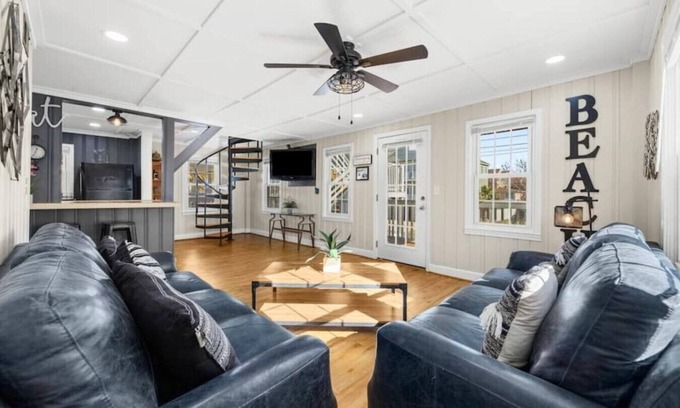 Cherry Grove Beach House | 6 bedrooms + pool