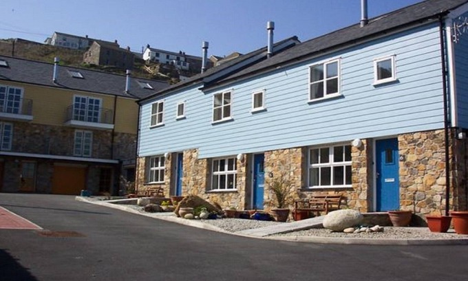 Sennen Cove Cottage | 6 Harbour Mews Sleeps 6 (3 Bedrooms)
