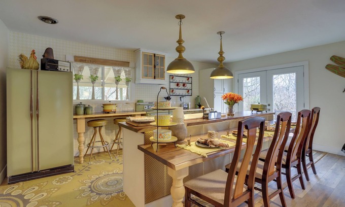 Coloma House | 6 Mi to Lake Michigan: Coloma Farmhouse