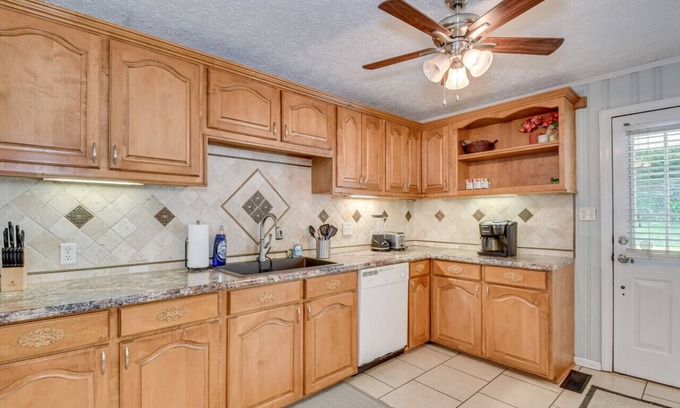 National Hills House | 6 min to Hospitals/Downtown - Magnolia Cottage