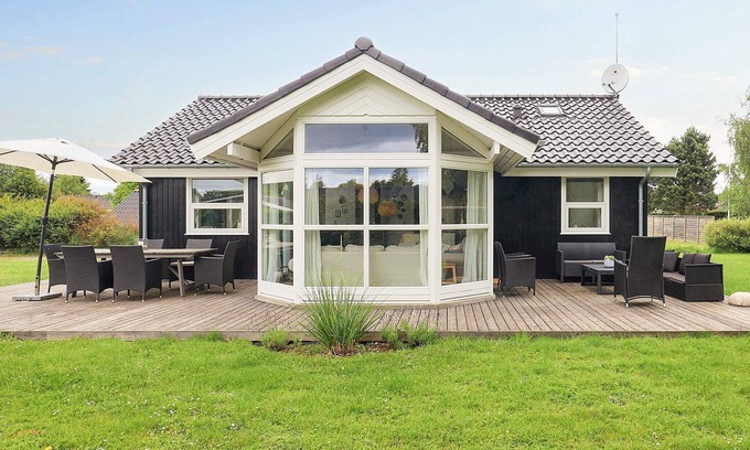 Marielyst House | 6 person holiday home in Væggerløse-By Traum