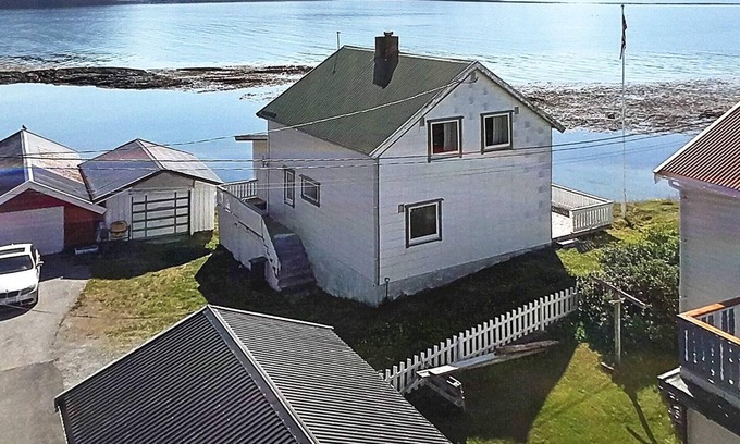 Hasvik House | 6 person holiday home in Sørvær