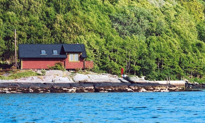 Sveio House | 6 person holiday home in SVEIO