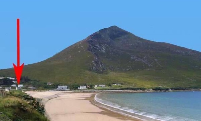 Doogort Cottage | 6 STRAND COTTAGES, family friendly in Achill Island, County Mayo