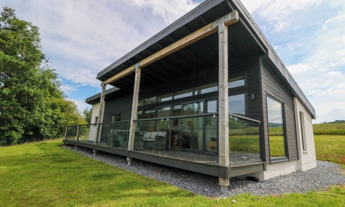 Aberfeldy Cottage | 6 STRATHTAY LODGES, pet friendly, with open fire in Aberfeldy