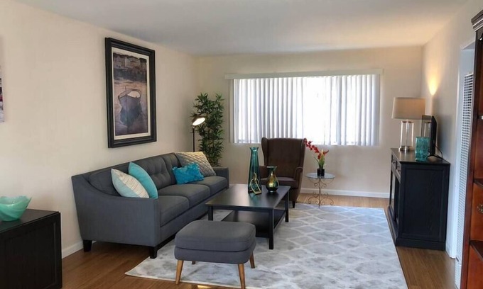 Ocean Park Apartment | 6 Turnkey One Bedroom Apartment Lower