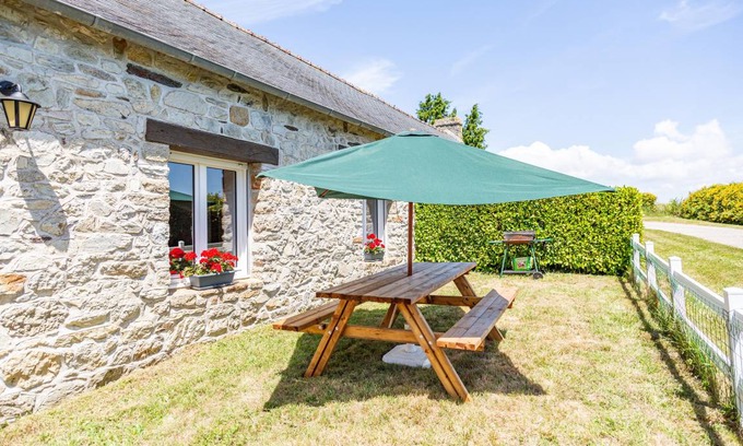 Plomodiern House | 60 m² House ∙ 2 bedrooms ∙ 4 guests
