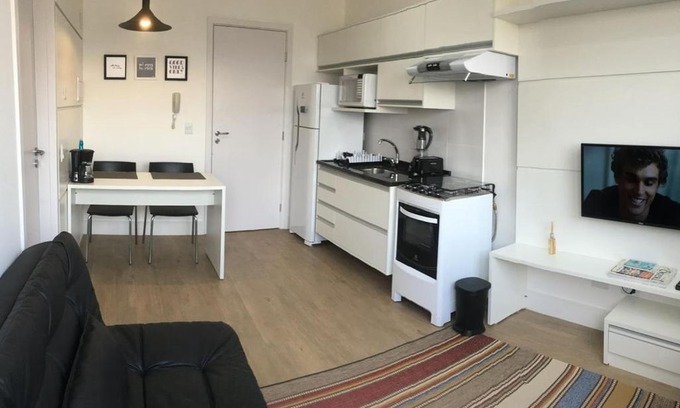 Reboucas Apartment | 609-Apartamento Encantador, com 1 vaga de GARAGEM, Todo Mobiliado e Decorado, Edificio com Academia, Lavanderia, Excelente localização no Rebouças, Proximo ao Batel e Centro