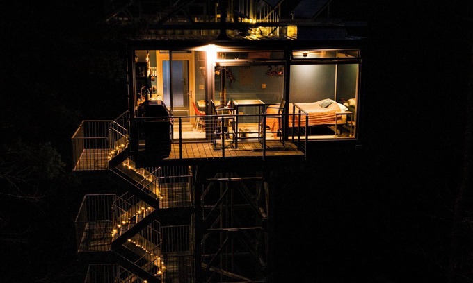 Epworth Apartment | 60ft Tall Lookout Tower! 14 Acres~River~Rooftop