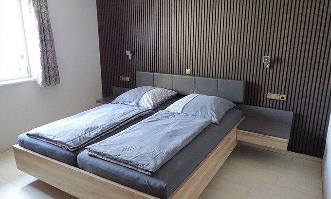 Hirschbach Apartment | 60qm-große Ferienwohnung mit Balkon