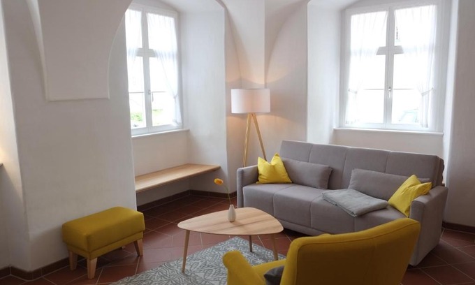 Pielenhofen Apartment | 60qm Wohnung Naabtal im historischen Pfarrhaus Pielenhofen