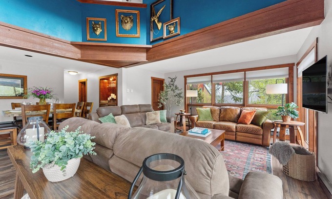 Keystone House | 67 W Hanson Rd - Après-Ski Summit Vista Retreat