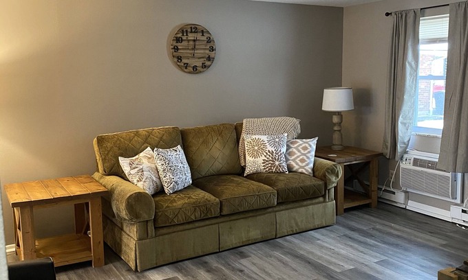 Spring Valley Apartment | #68 Cozy Hometown