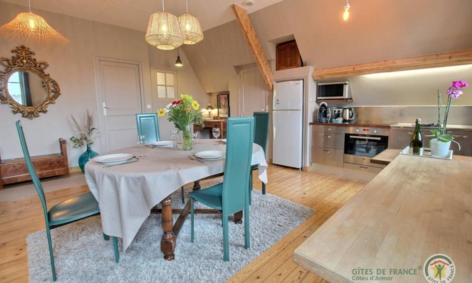 Dinan House | 69 m² Gîte ∙ 2 bedrooms ∙ 4 guests