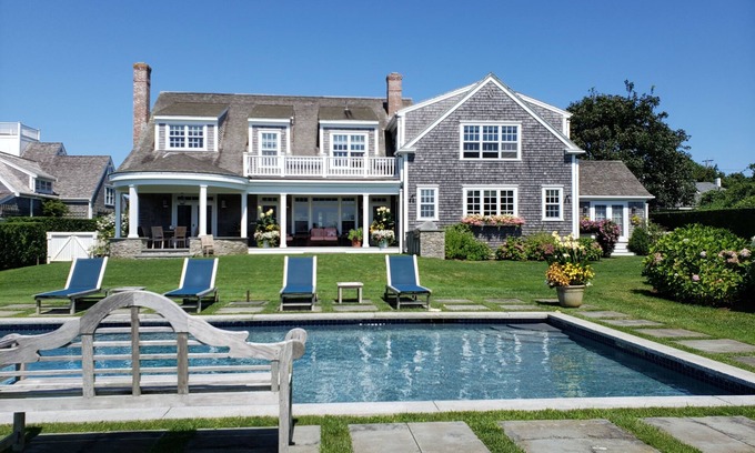 Siasconset House | 6BR family home in the heart of Sconset with heated pool and guest house