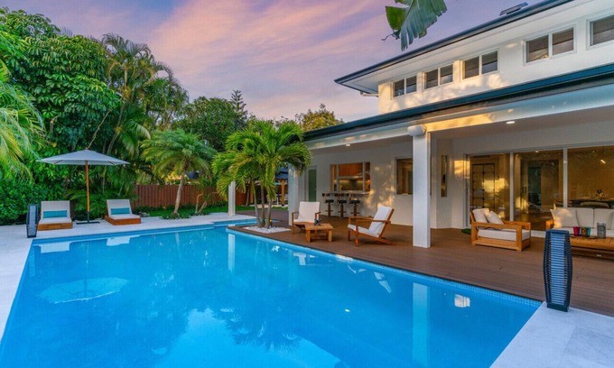 Cutler Bay Villa | 6BR | Heated Pool | Jacuzzi | Sauna | Beach area