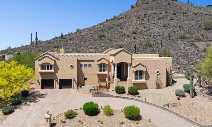 Moon Mountain Vistas House | 7,000 Sqft Home | pool | Movie Theater | Sauna
