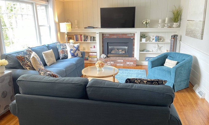 Bass River Cottage | 7/10 Walk to beaches -Dog Friendly - Willow Breeze Cottage *Summer: Fri-Fri*