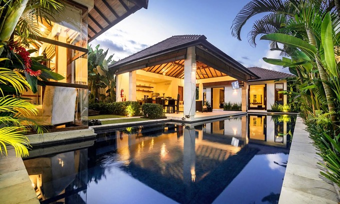 North Legian Villa | 7 Bdrm Seminyak - Last Minute Deal 50% Off !