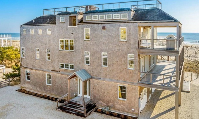 North Beach House | 7 bedroom accommodation in North Beach