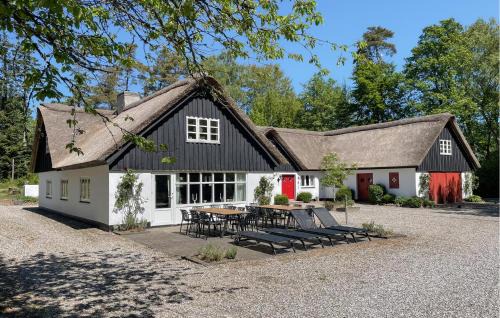 Norddjurs Municipality House | 7 Bedroom Awesome Home In Ørum Djurs