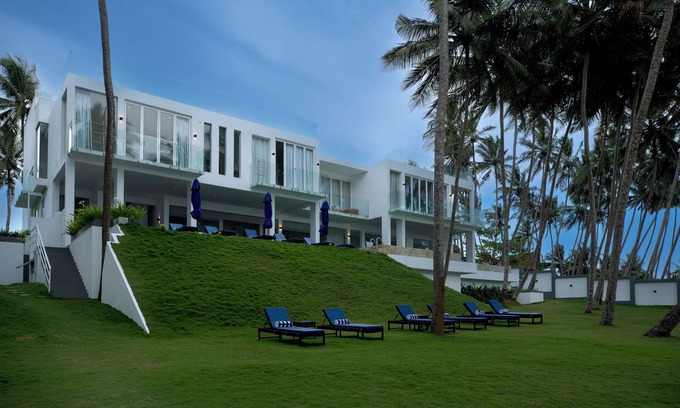Kahandamodara Villa | 7-Bedroom Luxury Beachfront Villa with Private Pool in Tangalle
