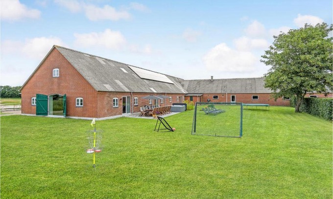 Varde Municipality Apartment | 7 Bedroom Stunning Apartment In Varde
