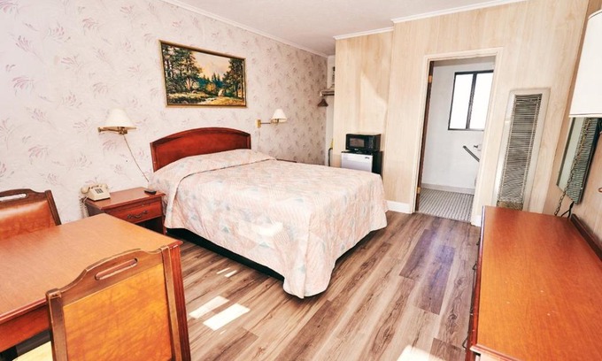 Corning Hotel | 7 Inn