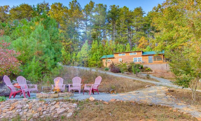 Mill Spring House | 7 Mi to Lake Lure Mill Spring Cabin with Hot Tub
