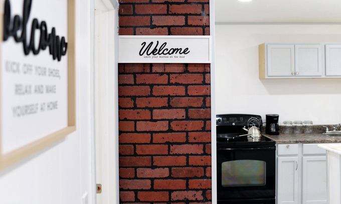 Rome Apartment | 7 min. To the delta lake state park! Modern apt.