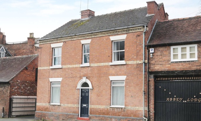 Shrewsbury Apartment | 7 MONKMOOR ROAD in Shrewsbury