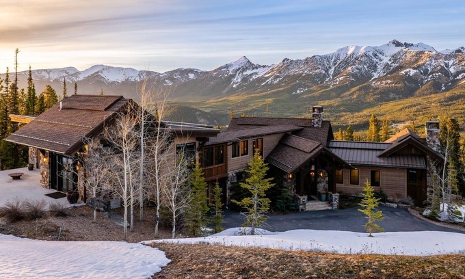Big Sky House | 7 Renegade Rd (7-Bedroom Home) with Mountain view by Moonlight Basin Lodging