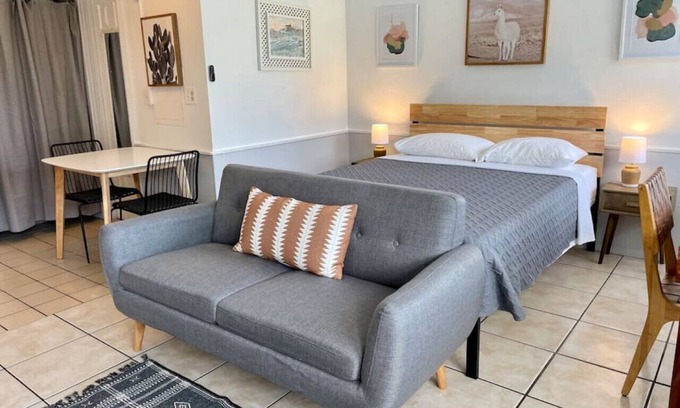Dunedin Apartment | 7 · Seaside Artisan Apartment 7