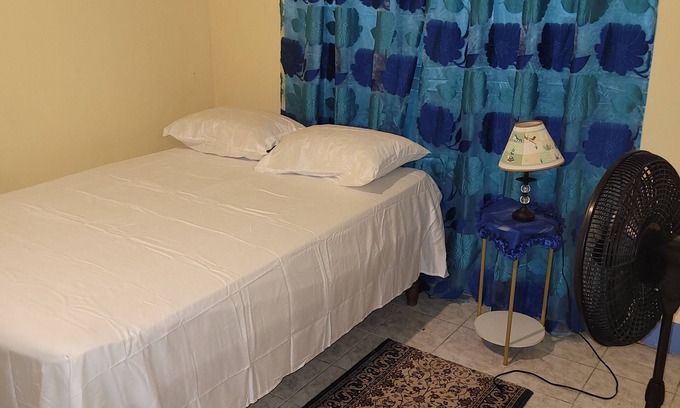 Yallahs Apartment | 7 Sleeper Apartment with parking.