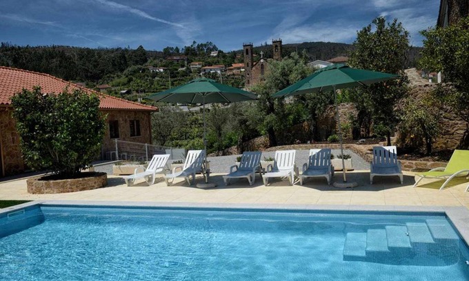 Codecoso House | 700 m² House ∙ 14 bedrooms ∙ 34 guests