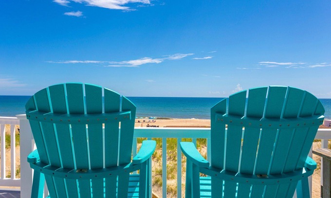 South Nags Head House | 7083 Ocean Haven *Oceanfront *Hot Tub
