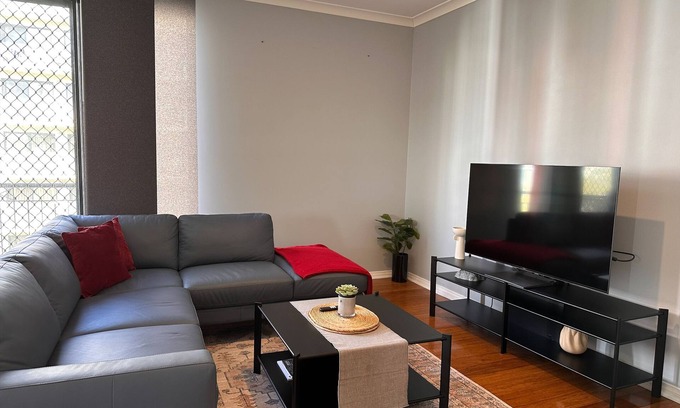 East Perth Apartment | 73 Peaceful &Private 2BR Parkng