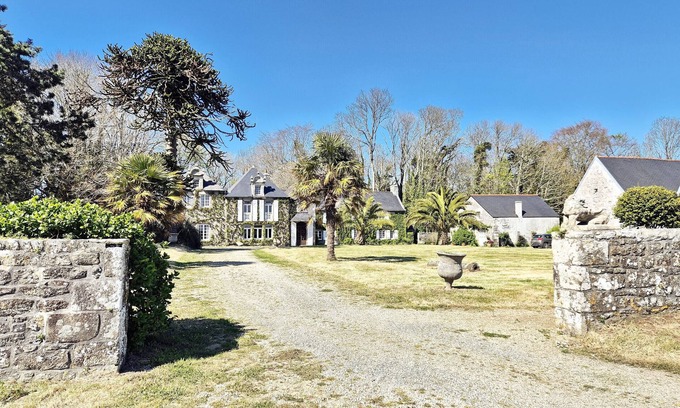 Audierne Ski Chalet | 732-The stables of the Menez-Bihan manor house