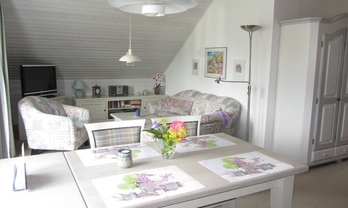 Timmdorf Apartment | 75 m² Apartment ∙ 2 bedrooms ∙ 3 guests