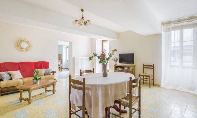 Cersay House | 75 m² House ∙ 3 bedrooms ∙ 6 guests