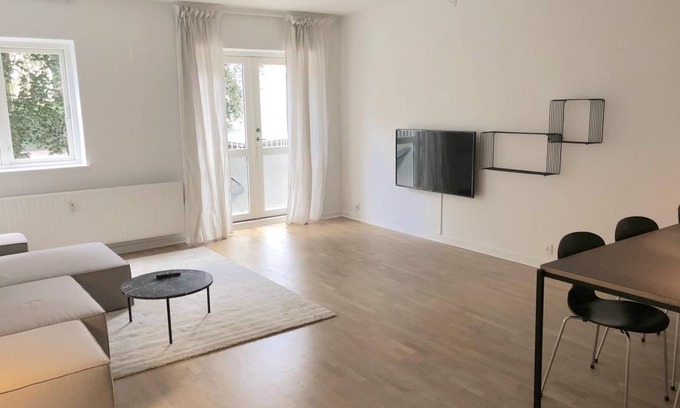Frederiksberg C Apartment | 76 m² Apartment ∙ 1 bedroom ∙ 2 guests