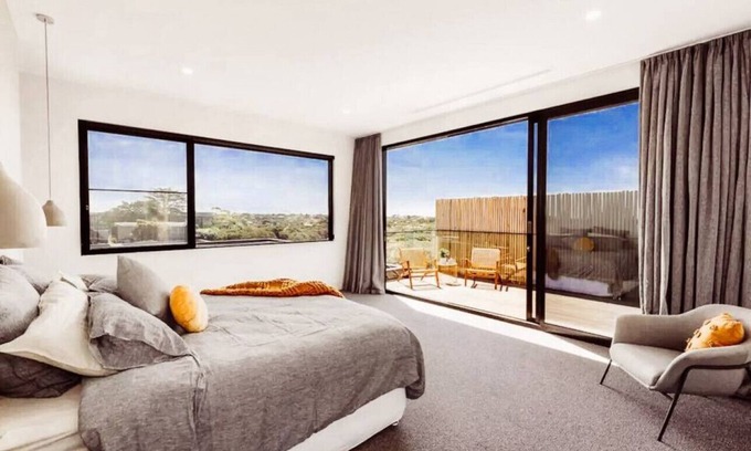 Blairgowrie Villa | 7FAb · VILLA BOND | Luxe, Design & Location + Cinema