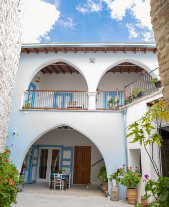Pano Lefkara House | 7Kamares