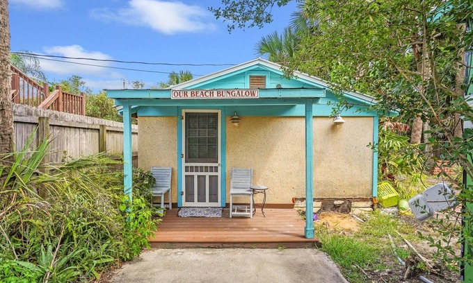 St. Augustine Beach Cottage | 8.5 B Street - Beachside Bungalow